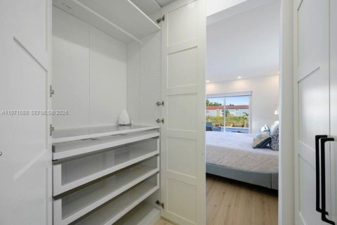 House in Pompano Beach, Florida 4 bedrooms, 156.08 sq.m. № 2042234 - photo 23