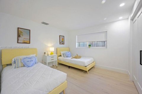 House in Pompano Beach, Florida 4 bedrooms, 156.08 sq.m. № 2042234 - photo 19