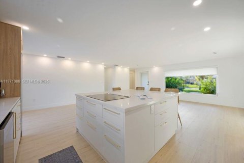 House in Pompano Beach, Florida 4 bedrooms, 156.08 sq.m. № 2042234 - photo 16