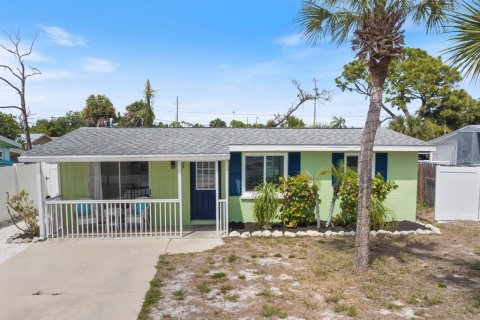 House in Englewood, Florida 2 bedrooms, 88.91 sq.m. № 2094133