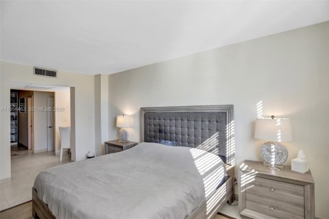 Copropriété à vendre à Sunny Isles Beach, Floride: 2 chambres, 142.79 m2 № 2017880 - photo 27