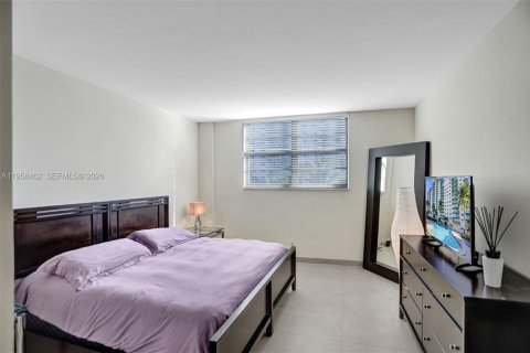 Copropriété à vendre à Sunny Isles Beach, Floride: 2 chambres, 142.79 m2 № 2017880 - photo 22