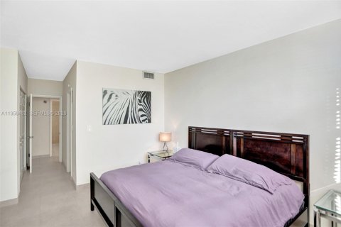 Copropriété à vendre à Sunny Isles Beach, Floride: 2 chambres, 142.79 m2 № 2017880 - photo 23