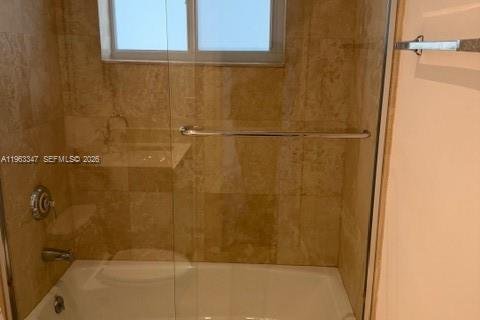 Villa ou maison à vendre à Miami, Floride: 3 chambres, 108.6 m2 № 2025181 - photo 8