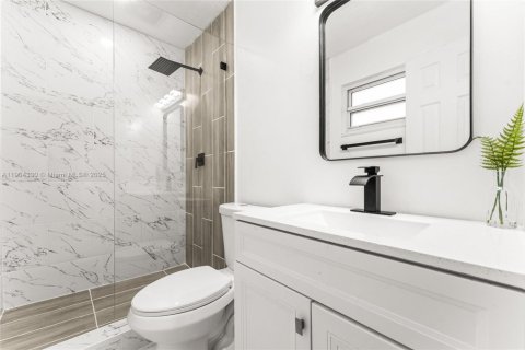 House in Dania Beach, Florida 4 bedrooms, 132.66 sq.m. № 1954649 - photo 19