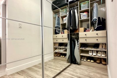 Купить кондоминиум в Майами, Флорида 2 спальни, 116.59м2, № 2042527 - фото 19