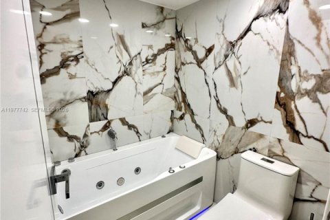 Купить кондоминиум в Майами, Флорида 2 спальни, 116.59м2, № 2042527 - фото 20