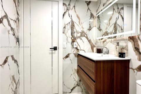 Купить кондоминиум в Майами, Флорида 2 спальни, 116.59м2, № 2042527 - фото 13