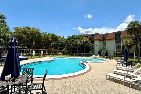 Купить кондоминиум в Майами, Флорида 2 спальни, 116.59м2, № 2042527 - фото 25