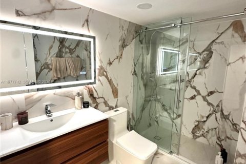 Купить кондоминиум в Майами, Флорида 2 спальни, 116.59м2, № 2042527 - фото 10