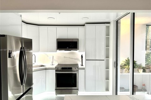 Купить кондоминиум в Майами, Флорида 2 спальни, 116.59м2, № 2042527 - фото 3