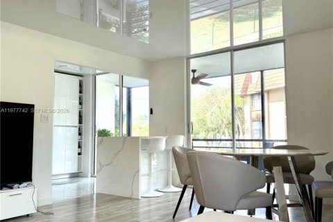 Купить кондоминиум в Майами, Флорида 2 спальни, 116.59м2, № 2042527 - фото 5