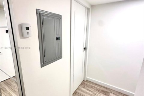 Купить кондоминиум в Майами, Флорида 2 спальни, 116.59м2, № 2042527 - фото 9