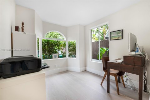 Купить кондоминиум в Майами, Флорида 3 спальни, 168.15м2, № 1968460 - фото 7