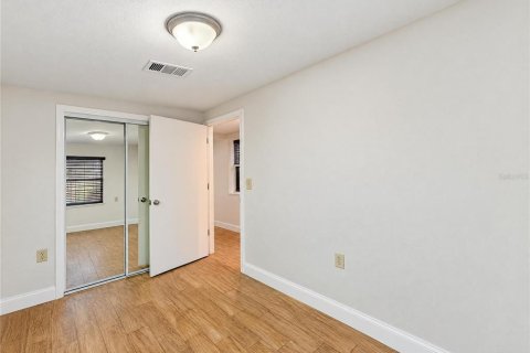 Villa ou maison à vendre à Tampa, Floride: 4 chambres, 103.68 m2 № 2434679 - photo 14