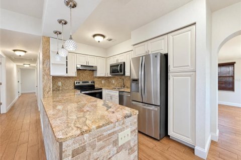 Villa ou maison à vendre à Tampa, Floride: 4 chambres, 103.68 m2 № 2434679 - photo 2
