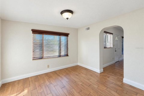 Villa ou maison à vendre à Tampa, Floride: 4 chambres, 103.68 m2 № 2434679 - photo 9