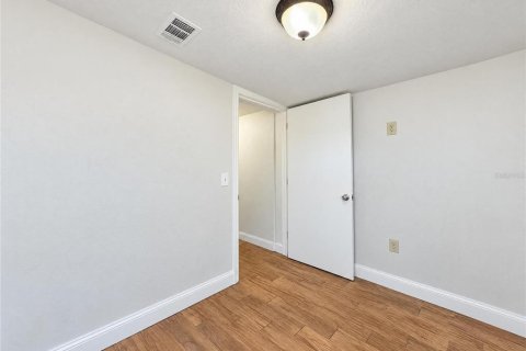 Villa ou maison à vendre à Tampa, Floride: 4 chambres, 103.68 m2 № 2434679 - photo 19