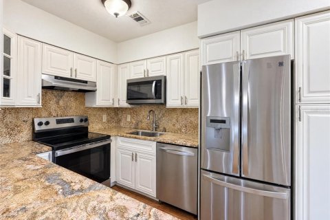 Villa ou maison à vendre à Tampa, Floride: 4 chambres, 103.68 m2 № 2434679 - photo 7