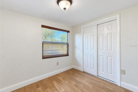 Villa ou maison à vendre à Tampa, Floride: 4 chambres, 103.68 m2 № 2434679 - photo 18