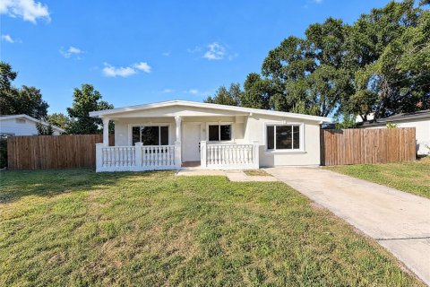 Villa ou maison à vendre à Tampa, Floride: 4 chambres, 103.68 m2 № 2434679 - photo 26