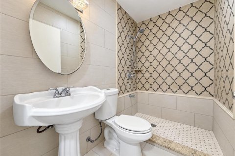 Villa ou maison à vendre à Tampa, Floride: 4 chambres, 103.68 m2 № 2434679 - photo 20