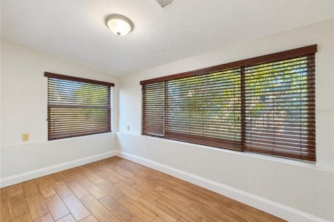 Villa ou maison à vendre à Tampa, Floride: 4 chambres, 103.68 m2 № 2434679 - photo 13