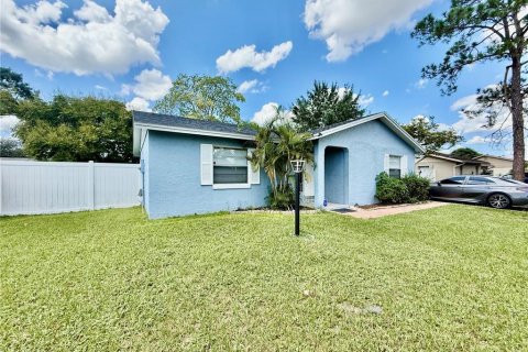 Casa en venta en Kissimmee, Florida, 3 dormitorios, 101.26 m2 № 1902472 - foto 1