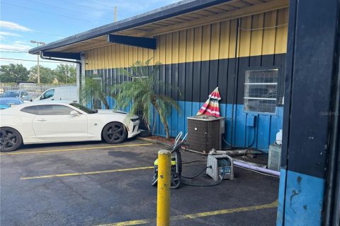 Immobilier commercial à vendre à Orlando, Floride: 483.09 m2 № 1906817 - photo 1