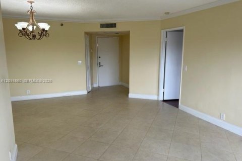 Copropriété à vendre à Aventura, Floride: 3 chambres, 120.96 m2 № 2388474 - photo 8