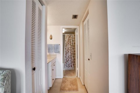 Condo in Saint Petersburg, Florida, 1 bedroom  № 1312848 - photo 18