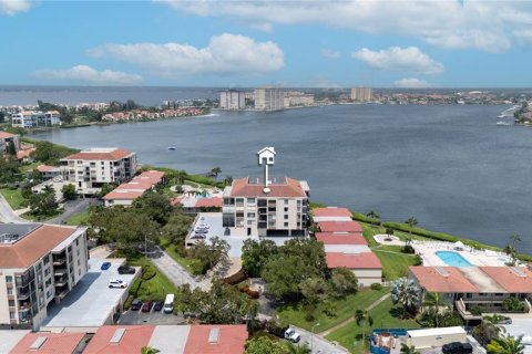 Condo in Saint Petersburg, Florida, 1 bedroom  № 1312848 - photo 27
