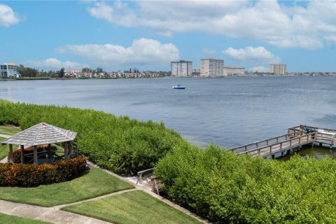 Condo in Saint Petersburg, Florida, 1 bedroom  № 1312848 - photo 22