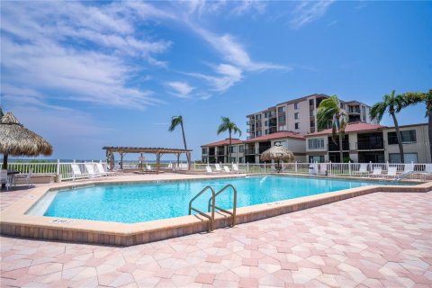 Condo in Saint Petersburg, Florida, 1 bedroom  № 1312848 - photo 25