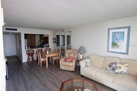 Condo in Saint Petersburg, Florida, 1 bedroom  № 1312848 - photo 7