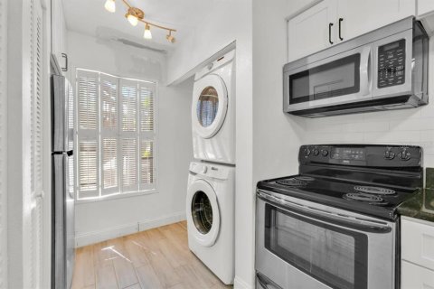 Condo in Orlando, Florida, 2 bedrooms  № 1548081 - photo 13
