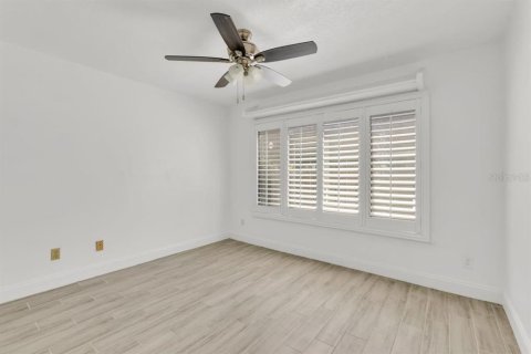 Condo in Orlando, Florida, 2 bedrooms  № 1548081 - photo 16