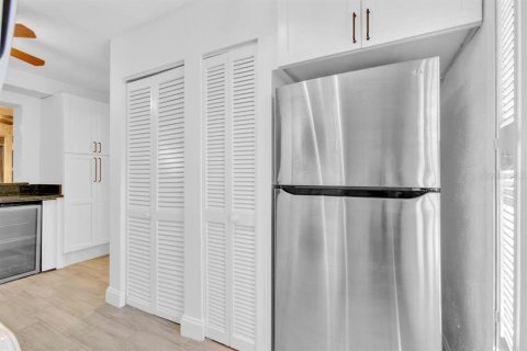 Condo in Orlando, Florida, 2 bedrooms  № 1548081 - photo 14
