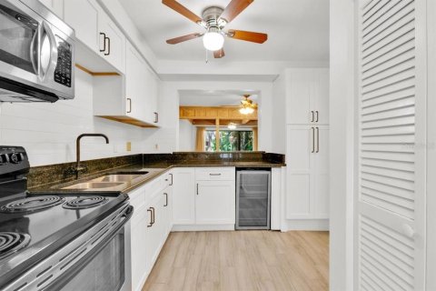Condo in Orlando, Florida, 2 bedrooms  № 1548081 - photo 12