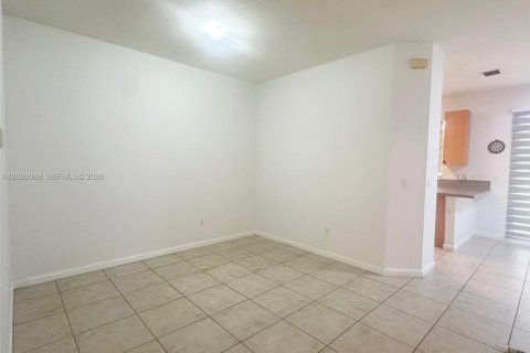 Townhouse in Homestead, Florida 3 bedrooms, 145.3 sq.m. № 2243298 - photo 6