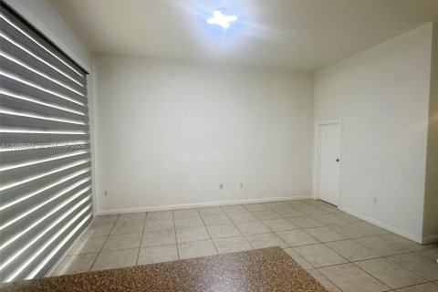 Townhouse in Homestead, Florida 3 bedrooms, 145.3 sq.m. № 2243298 - photo 12