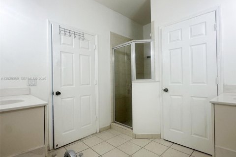 Townhouse in Homestead, Florida 3 bedrooms, 145.3 sq.m. № 2243298 - photo 16