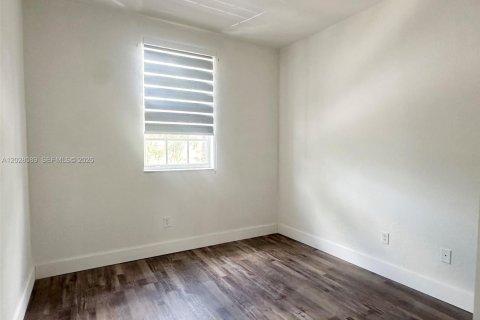 Townhouse in Homestead, Florida 3 bedrooms, 145.3 sq.m. № 2243298 - photo 20