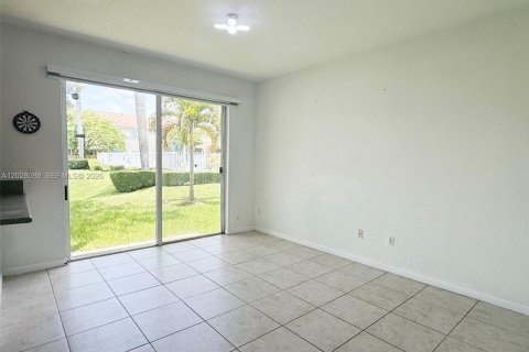 Townhouse in Homestead, Florida 3 bedrooms, 145.3 sq.m. № 2243298 - photo 30