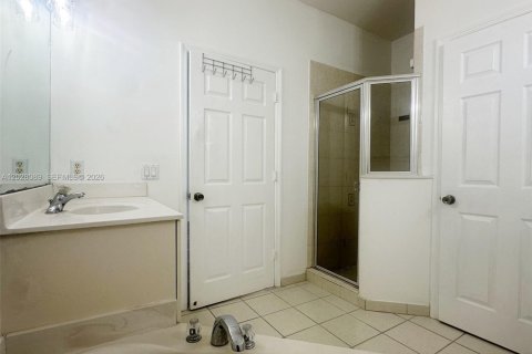 Townhouse in Homestead, Florida 3 bedrooms, 145.3 sq.m. № 2243298 - photo 17