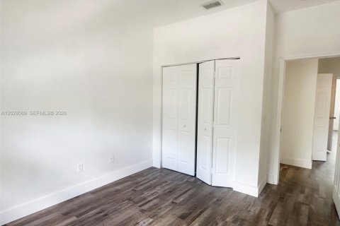 Townhouse in Homestead, Florida 3 bedrooms, 145.3 sq.m. № 2243298 - photo 22