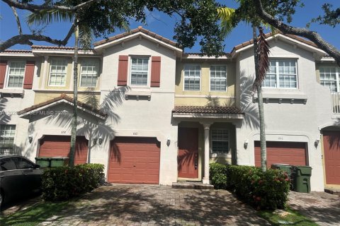 Townhouse in Homestead, Florida 3 bedrooms, 145.3 sq.m. № 2243298