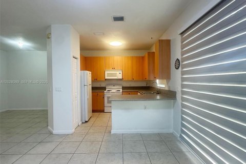 Townhouse in Homestead, Florida 3 bedrooms, 145.3 sq.m. № 2243298 - photo 9