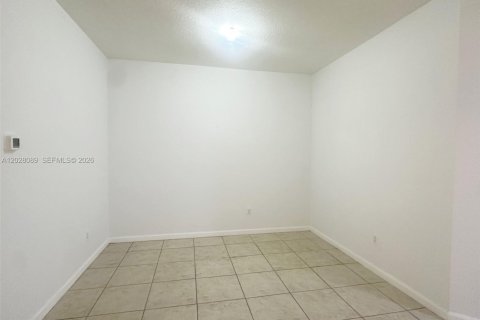 Townhouse in Homestead, Florida 3 bedrooms, 145.3 sq.m. № 2243298 - photo 4