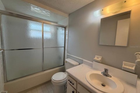 House in Zephyrhills, Florida 2 bedrooms, 113.71 sq.m. № 1913643 - photo 11